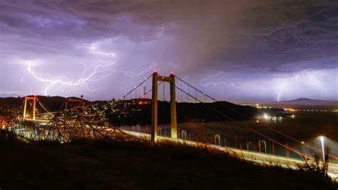Dramatic Photos Rare Lightning Show Streaks Across Northern California