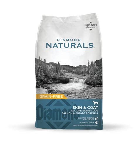 Each diamond naturals dry formula is enhanced with superfoods and guaranteed probiotics to support your growing hound's development and overall health. Diamond Naturals Grain Free Skin & Coat Salmon Dog ...