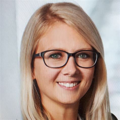 Die finanzierung der modernisierungsmaßnahmen für die energetische sanierung des neuen eigenheims von johannes kochs familie ist in trockenen tüchern. Svenja Seitz - Bankkauffrau / Betriebswirtin - Baden ...