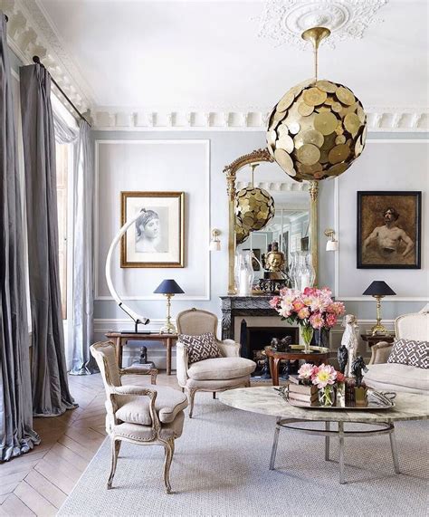 Step Inside The Living Room Of This Sophisticated Paris Pied à Terre