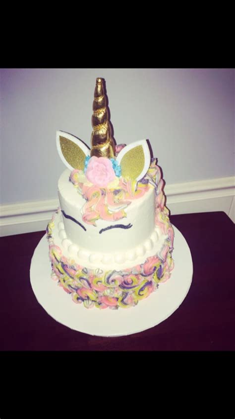 If nothing else, unicorn roses are one of the ultimate ways to be different and stand out from the crowd! Unicorn with rose swirls | Sweet bite, Cake, Birthday cake