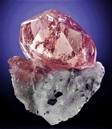 Morganite Brazil Rocks And Minerals Crystals Rocks And Gems