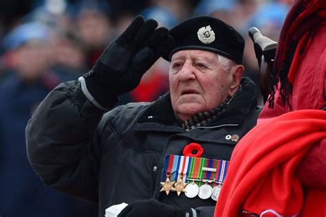 Canada How To Wear Your Poppy Like A Military Veteran For Remembrance