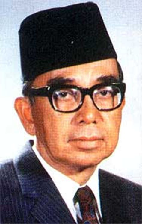 Title = tunku submarino abdul rahman href = 610. MAHAGURU58: Bapa Pembaziran - Abdullah Badawi