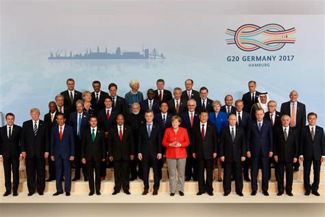 World leaders pose for G20 group photo