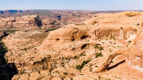 Corona Arch Hiking Trail In Moab And Bowtie Arch Get Inspired Everyday