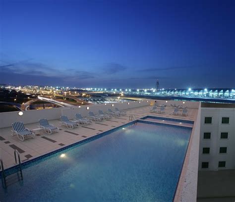 Koji restorani se nalaze u blizini hotela premier inn dubai international airport hotel? PREMIER INN DUBAI INTERNATIONAL AIRPORT HOTEL (United Arab ...