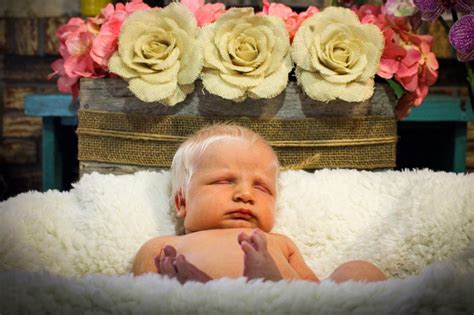 Newborn With Shocking Bright White Hair Takes Internet By