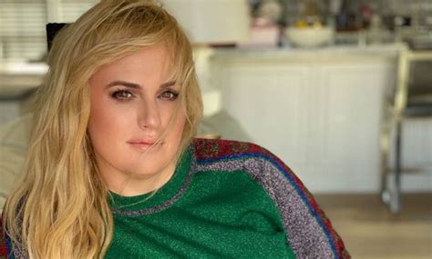 Rebel Wilson Wows In Figure Hugging Lbd And Heels With Hot Pink Hair