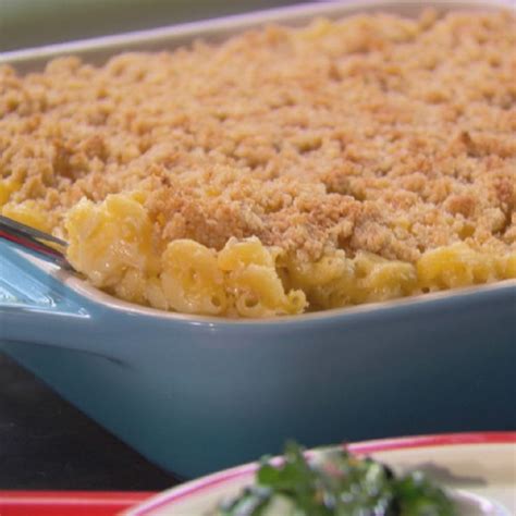 Trisha's recipe for the ultimate holiday cocktail is a snap to make thanks to this. Baked Macaroni and Cheese by Trisha Yearwood | Food ...