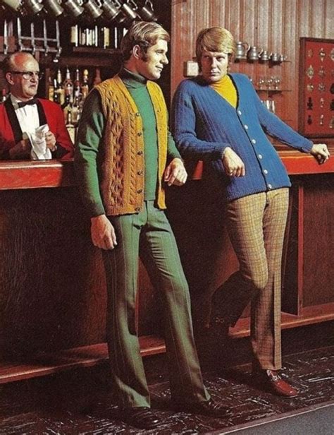 Primavera estate 2021 jeans svasati anni '70 questi cinque tasche in denim richiamano i modelli anni '70 amati da jane birkin.leggermente svasati, sono disponibili in due lavaggi: Esempi di abbigliamento maschile anni '70 orribili - What ...