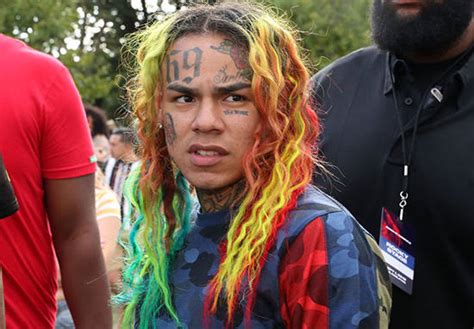Tekashi69 S Alleged Girlfriend Posts A Pic Of Him In Prison With A Caption Bashing People He