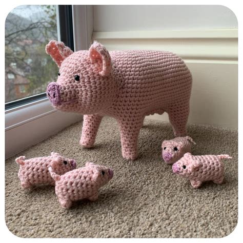 This Crochet Pattern Lets You Create A Birthing Pig That Feeds Its Piglets