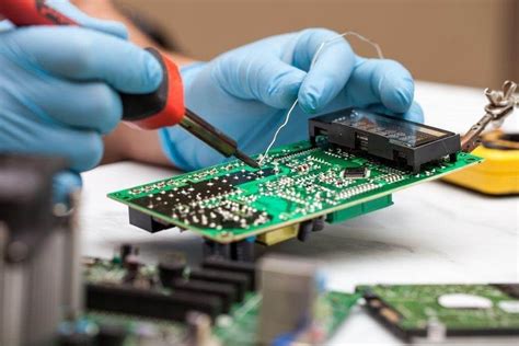 The Advantages Of Outsourcing Your Pcb Assembly To An Online Service