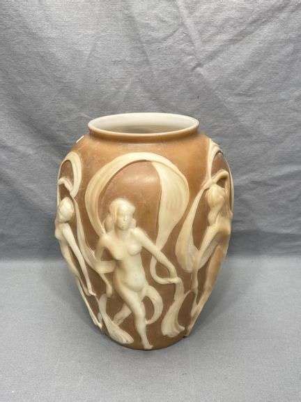 Consolidated Art Glass Nudes Vases Dixon S Auction At Crumpton
