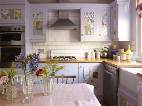 Interior Designers Sophie Robinson Talks Kitchen Update Pastel Kitchen