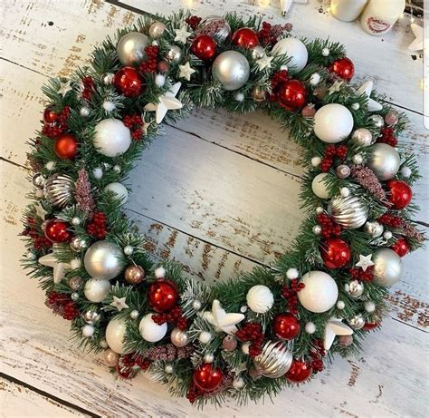 Pin By Yvonne Brouwers On Kerstmis Holiday Decor Door Wreaths Christmas
