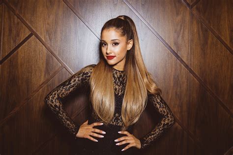 Ariana Grande Potwierdza że Pracuje Nad Nowym Albumem Musiclifepl