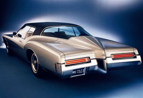 This engine develops 250 horsepower, the transmission is done using an. ///KarzNshit///: '71 Buick Riviera boattail sketches