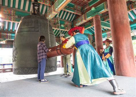 Bosingak Pavilion Bell Ringing Ceremony Attractions Visit Seoul