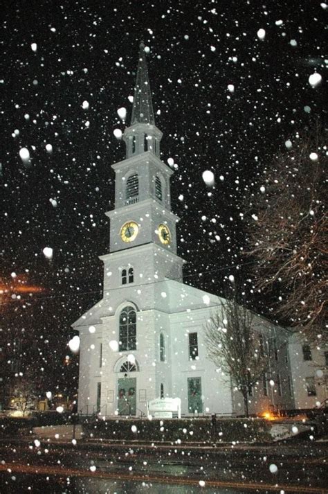 Snow And Church Scenes Beautiful Winter Scene Snow Softly Falling