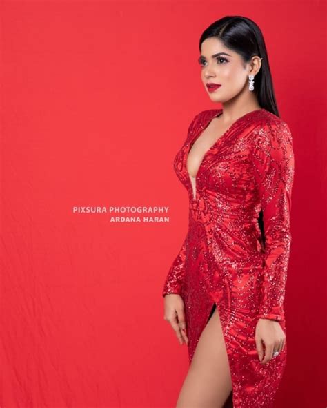 Divya Bharathi Sexy Cleavage Photos Hot Actress Photos