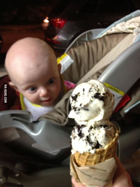 My Daughter S First Time Seeing Ice Cream 9gag