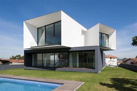 rumah modern  futuristik multi level desain rumah modern minimalis