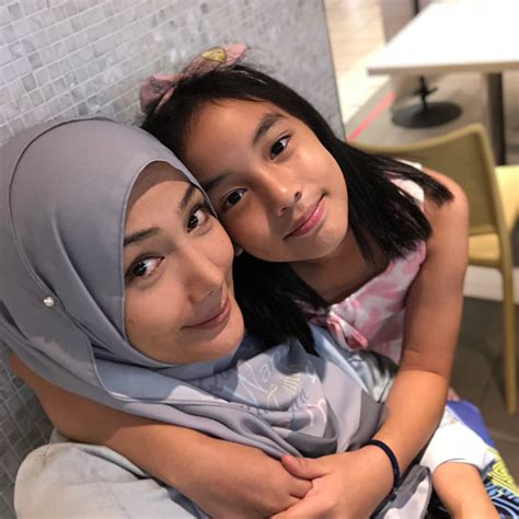Explore tweets of erra fazira @errafazira2 on twitter. Surprise Nota Cinta Pada Mommy, Ramai Puji Hubungan Erra ...