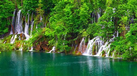 Beutiful Waterfall At Plitvice Lakes National Park