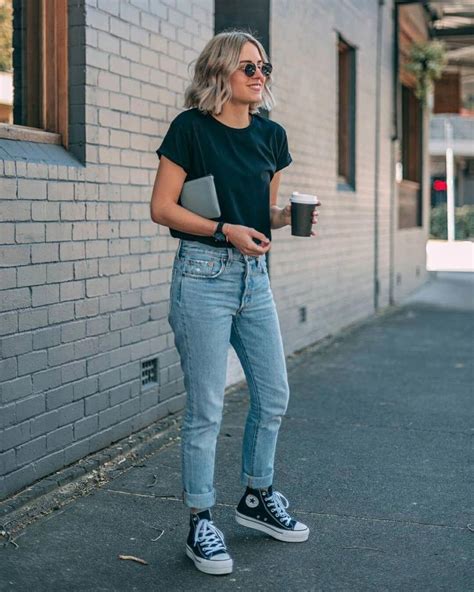 Timeless And Comfy Jean Outfits For Travelling Artofit