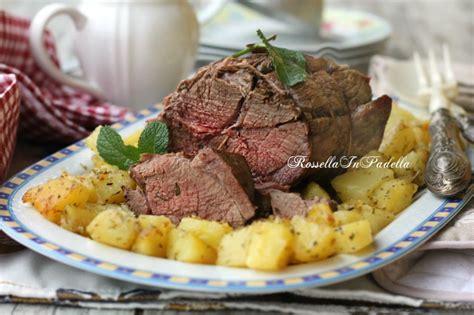 Adatto a qualsiasi tipologia di arrosto, la cosa più importante da ricordarsi prima di iniziare la cottura, è quella di massaggiare la carne con spezie salsa al vino per arrosto di manzo. Arrosto di manzo al forno, ricetta cucina tradizionale ...