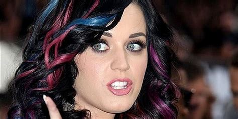 Katy Perry Berkunjung Ke Sesame Street