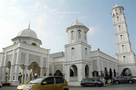 Masjid kristal terletak di dalam kawasan pelancongan taman tamadun islam, pulau wan man, kuala terengganu, terengganu. Tempat-tempat menarik di Setiu, Marang dan Kuala ...
