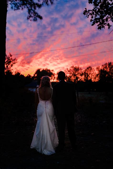 Sunset Wedding Pictures Wedding Pictures Couple Photos Sunset Wedding