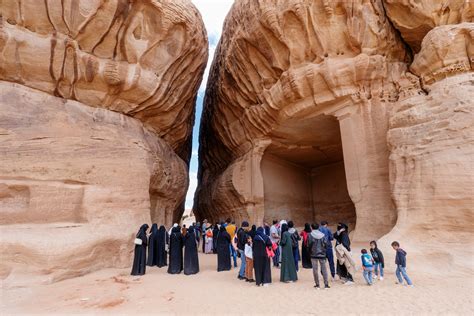 السعودية تطلق جمعية الرحالة لتعزيز السياحة في المملكة 2020 Popsugar