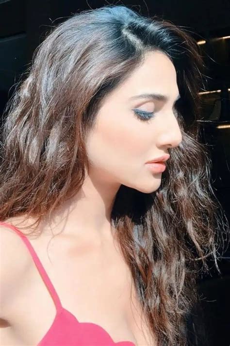 Vaani Kapoor Sets Fire With Bold Acts On Instagram Fans Go Crazy In Pics