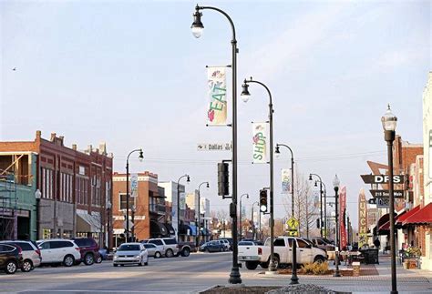 Broken arrow from mapcarta, the open map. Broken Arrow's Rose District blooming with business ...