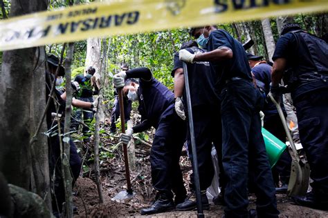 Peta yang menunjukkan sempadan perairan dan pelantar benua bagi semenanjung malaysia, sabah dan sarawak. Laporan Salahkan Kelewatan dalam Menyiasat Kubur Besar di ...