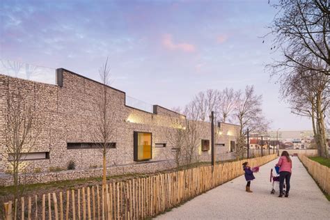 Cette commune est située sur la rive droite de la seine. Bezons Angela Davis School / archi5 + Tecnova Architecture ...