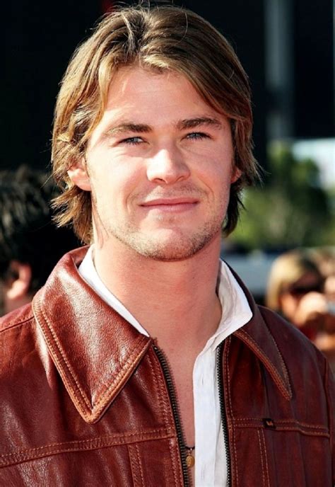 His most notable role was a minor ironically, however, because its release was so delayed in the face of mgm's financial troubles, cabin didn't premiere until long after hemsworth. Foto Chris Hemsworth Menjadi Curt di 'The Cabin in the ...