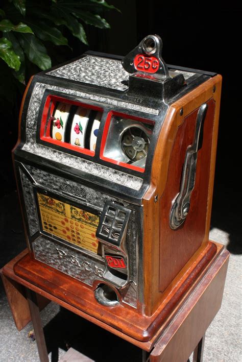 Pace Operator Bantam Bell 1927 25¢ Slot Machine With Jak Pot From