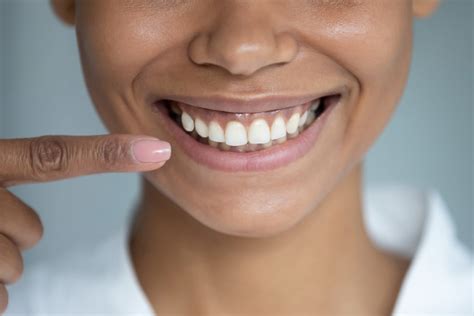 Get A Brighter Smile In Minutes The Benefits Of Teeth Whitening Gum