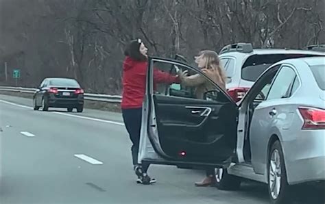 Caught On Camera Two Women Fight In Middle Of Busy Highway Wkrc