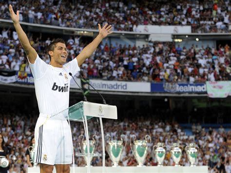 Cristiano ronaldo addresses real madrid rumors. Crisitano Ronaldo, Diego Maradona, Neymar, Michael Owen ...