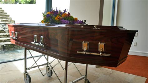 Should You Have An Open Casket Funeral The Pros And Cons Of An Open