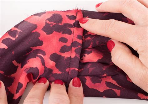 How To Sew With Slippery Fabrics Sewing Tips Tutorials Projects And Events Sew Essential