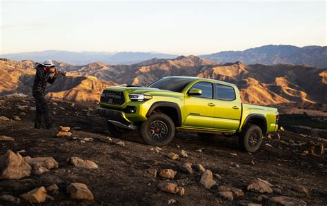 Video The New 2022 Toyota Tacoma Trd Pro Elevates Its Off Road Game