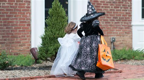 Halloween 2017 The Best Costumes Events And Trick Or Treating Locations In The United States