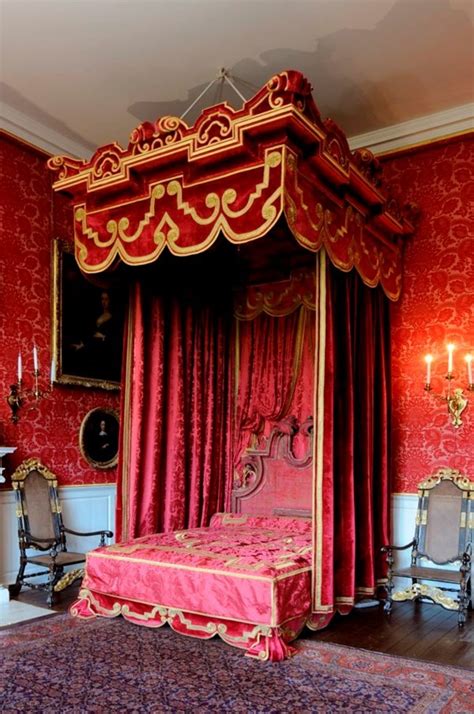 This beautiful live room set features queen anne legs and carved aprons and trims, decorated with raised and scrolled floral motifs in an antique champagne finish. Object of the week- State bed at Temple Newsam